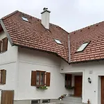 60 M² Ferienapartment Zentrumsnahe Mit Gartenbenutzung 아파트 *