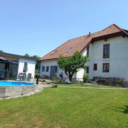 Apartament 60 M² Ferienapartment Zentrumsnahe Mit Gartenbenutzung