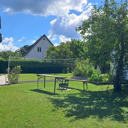 60 M² Ferienapartment Zentrumsnahe Mit Gartenbenutzung *