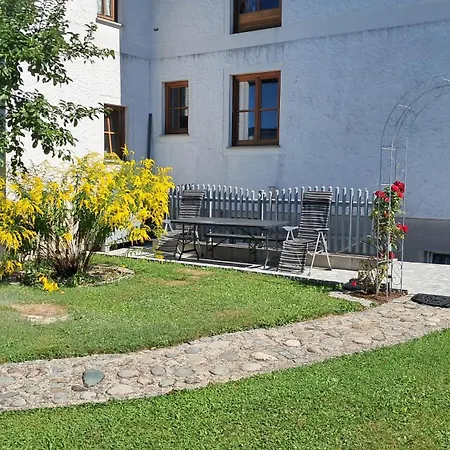 60 M² Ferienapartment Zentrumsnahe Mit Gartenbenutzung 아파트