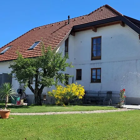 60 M² Ferienapartment Zentrumsnahe Mit Gartenbenutzung