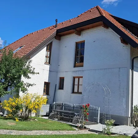 60 M² Ferienapartment Zentrumsnahe Mit Gartenbenutzung